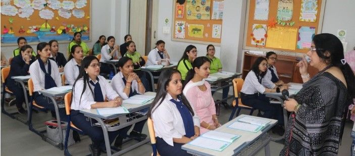 Winaum Learning workshop in progress with school teachers